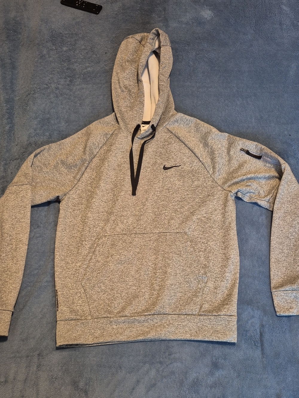 Nike Heather Gray Pullover Hoodie with Black Swoosh Therma Fit